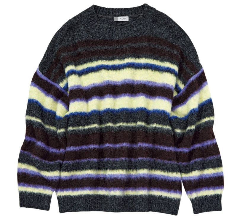 ハンサムなモノトーン派もトライしやすいグレーベースのマルチボーダー。ニット￥27,500（アコック／ジャック・オブ・オール・トレーズ プレスルーム）