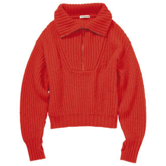 スポーティなハーフジップも発色のいいオレンジで映え感重視。ニット￥49,500（ザ シンゾーン／シンゾーン ルミネ新宿店）