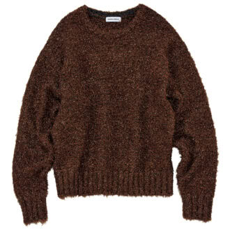 煌びやかなラメが心躍る気分に。ニット￥17,930（メゾンスペシャル／メゾンスペシャル 青山店）