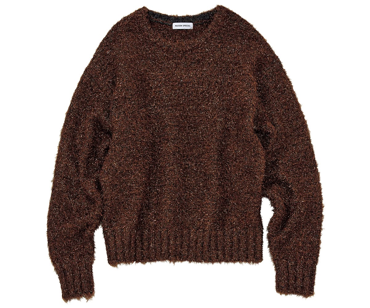 煌びやかなラメが心躍る気分に。ニット￥17,930（メゾンスペシャル／メゾンスペシャル 青山店）