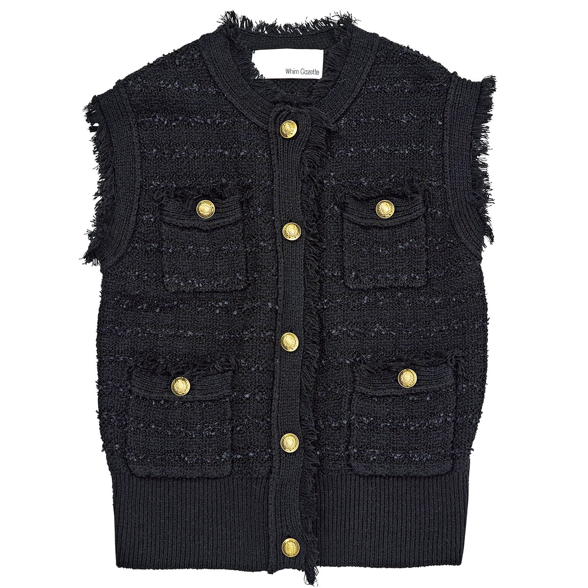 ツイードニットとゴールドボタンが印象的なジレでクラシカルなムードを纏って。シーズン端境期の軽いアウターとしても活躍できる。ジレ￥30,800（ウィム ガゼット／ウィム ガゼット ルミネ新宿店）