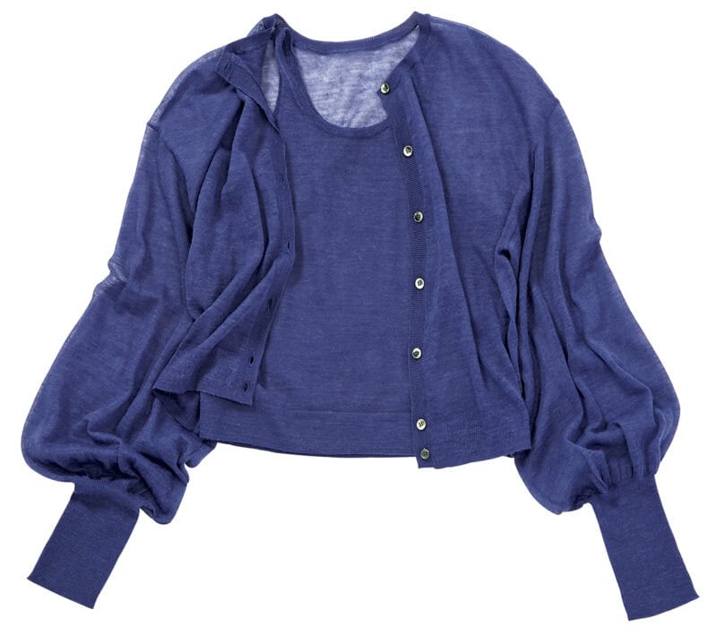 ノースリとカーデのセットもシアー素材なら上手に抜け感を出せる。アンサンブルニット¥27,500(ノーブル/ノーブル 有楽町マルイ店)