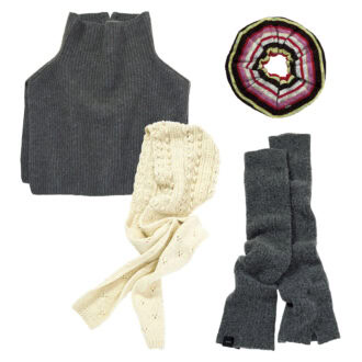 冬のおしゃれを格上げ！トレンドの「フードマフラー」から定番まで、今すぐ欲しいニット小物４選