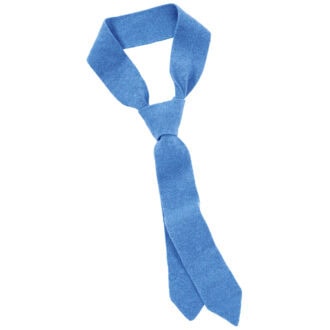 トレンドのネクタイもニットの柔らかな風合いで優しげな雰囲気が薫る。かっちりとしすぎず、脱まじめなムードで装える。ネクタイ¥8,690(ウィリアム ブラントン/セムインターナショナル)