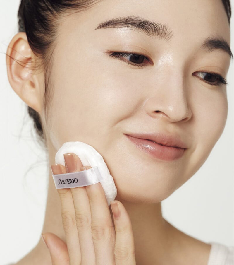 【肌フィルターパウダー_2】パウダーで引き締める