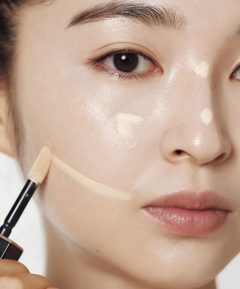 糸リフト級！ 頰引き上げコンシーラー