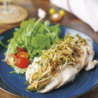 【ピリ辛きゅうり鶏】酸味がクセになる！ネギダレが止まらない「鶏ハム」アレンジレシピ