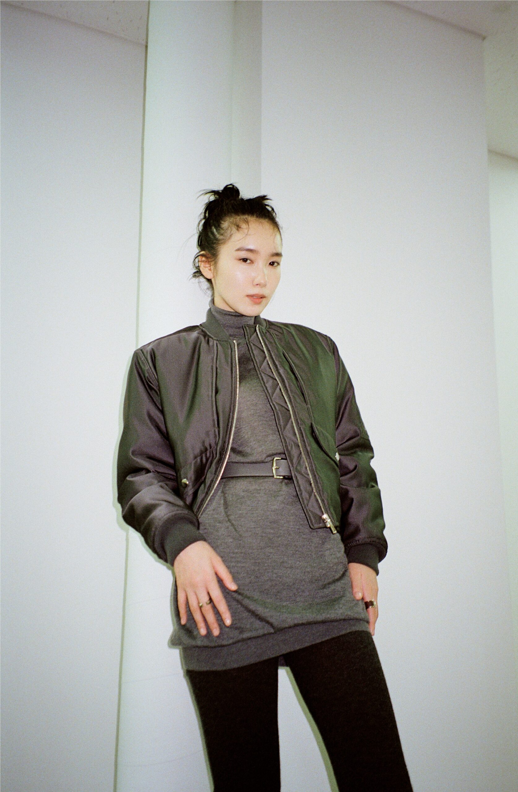 エルメス × 飯豊まりえ