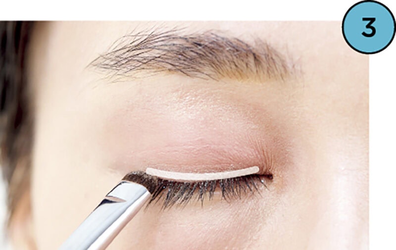 【3】上まぶたに白キラライン