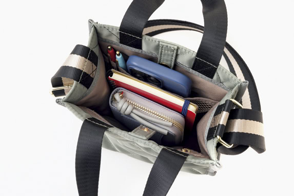 2つのポケットで仕分けできる