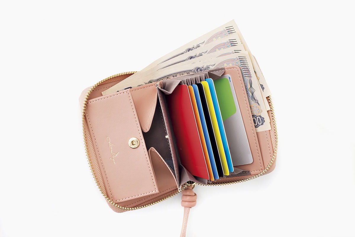 お札を折らずに収納できる