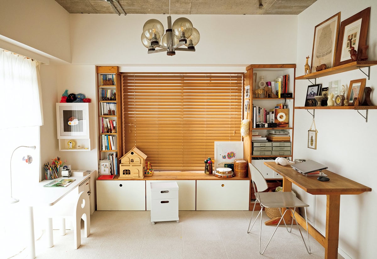 キッズスペースと大人のワークスペースが隣り合うようにレイアウト