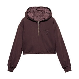 リバーシブルのボクシーフーディー。（プラダ／プラダ クライアントサービス）