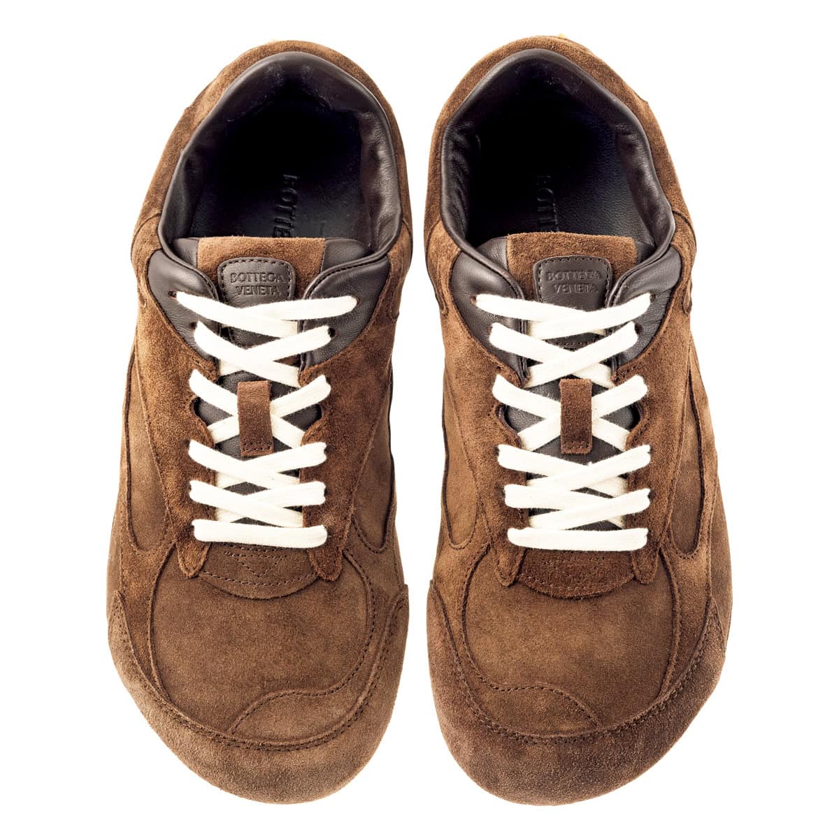 履き心地を追求した《オービット》。（ボッテガ ・ヴェネタ／ボッテガ ・ヴェネタ ジャパン）
