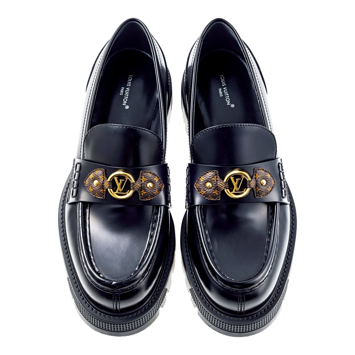 シックな《ディストリクト ローファー》。［H1.5］（ルイ･ヴィトン／ルイ･ヴィトン クライアントサービス）　