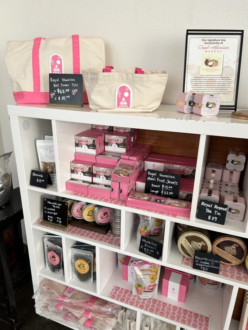 オリジナルグッズも充実しているのでお土産にしても。