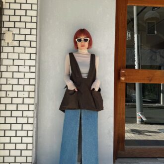 【スナップ】抜け感は大胆なスリットで作る！ 個性派トップス×デニスカでワンランク上のカジュアルコーデに