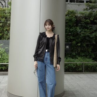 【30代スナップ】「SHEIN」や「by Atelier」の小物で彩る！ シンプルなデニムコーデもキュートにアレンジ