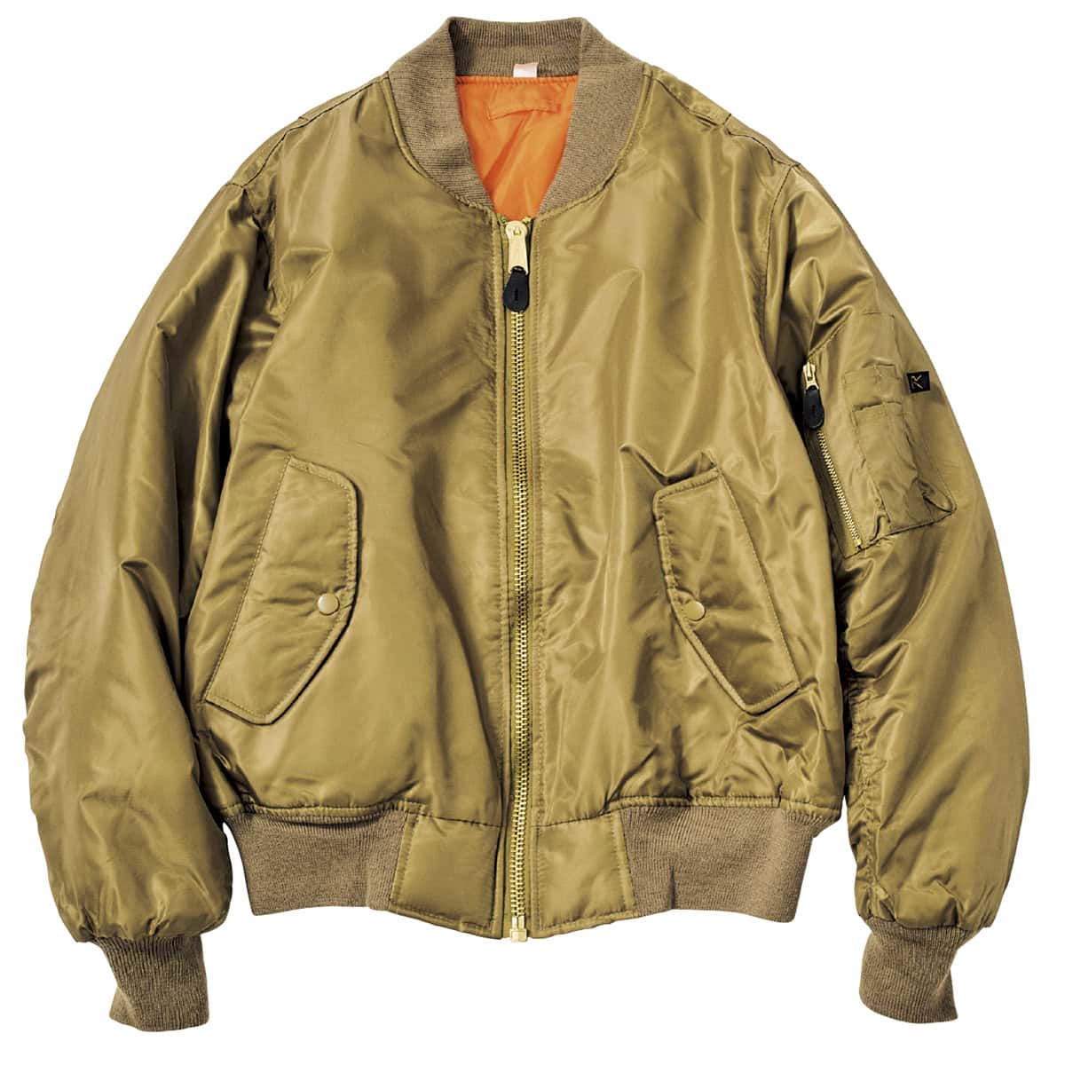 左腕のシガレットポケットなど、ミリタリーディテールがほどよいアクセント。デイリー使いしやすい一着。¥17,380（ロスコ／シップス インフォメーションセンター）