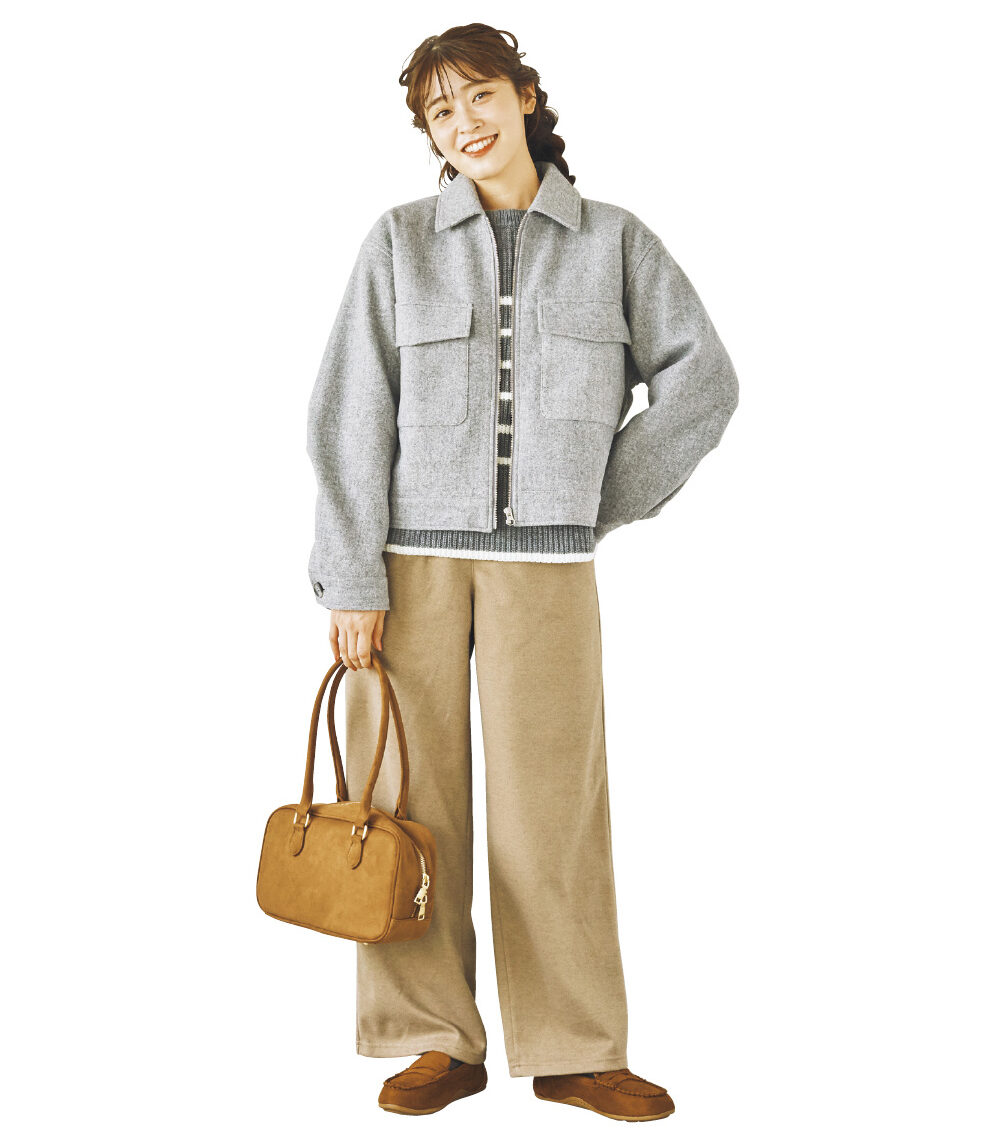 コート¥2,200、ニットプルオーバー¥990、パンツ¥990（すべてシーズン リーズン バイ リン アンド レッド／しまむら）　靴、バッグ（しまむら参考商品）