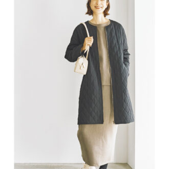 コート¥2,200、セットアップ¥1,100（ともにシーズン リーズン バイ リン アンド レッド／しまむら）　キャップ、靴、バッグ（しまむら参考商品）