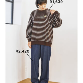 トレーナー¥1,639、パンツ※ハンカチ付き¥2,420（ともにシーズン リーズン バイ リン アンド レッド／しまむら）　靴（しまむら参考商品）