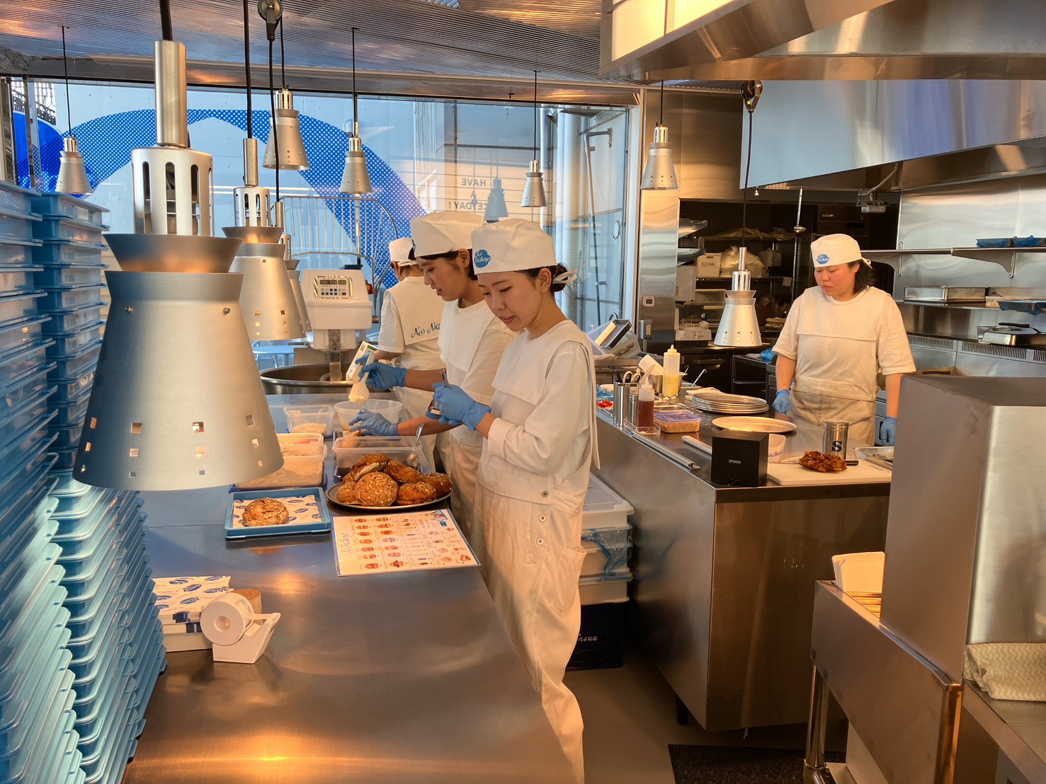 ネオナイスバーガー表参道内観