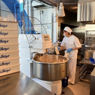 ネオナイスバーガー表参道内観