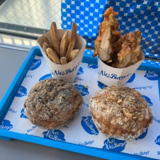 ネオナイスバーガー表参道内観