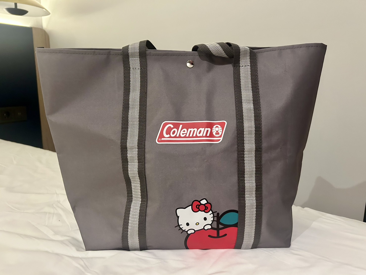 InRed12月号付録　コールマン×ハローキティ　大容量トートバッグ