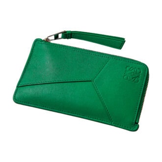 色鮮やかなグリーンのウォレット