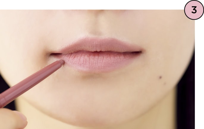 【3】リップライナーでピタッと色づけ