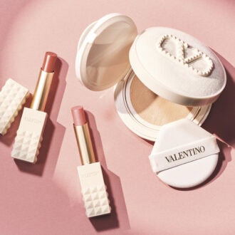 2025年クリスマスコフレ【ヴァレンティノ ビューティ】特別なアイボリーのスタッズにくぎ付け！