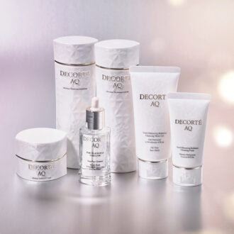 2025年クリスマスコフレ【コスメデコルテ】ツヤ肌スキンケアをラインで！話題の毛穴美容液オイルもイン！