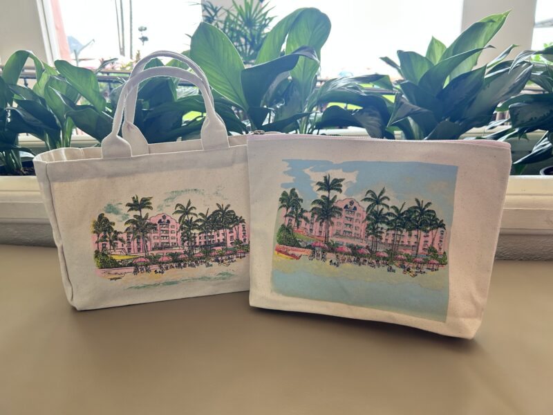 ピンクパレスのイラストがのったバッグ