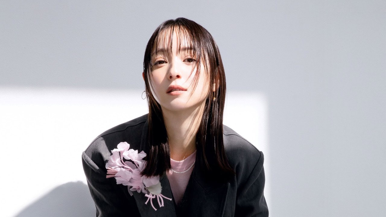 【佐々木希】アウトドア小物を街アイテムへアップデート「アクセサリーやきれいな色を挿して、動きやすくて可愛い着こなしができたら」