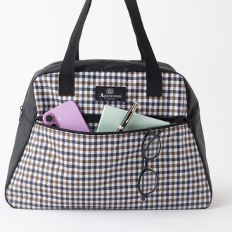 GLOW3月号付録・アクアスキュータムの大容量バッグ、ポケットにたっぷり入る