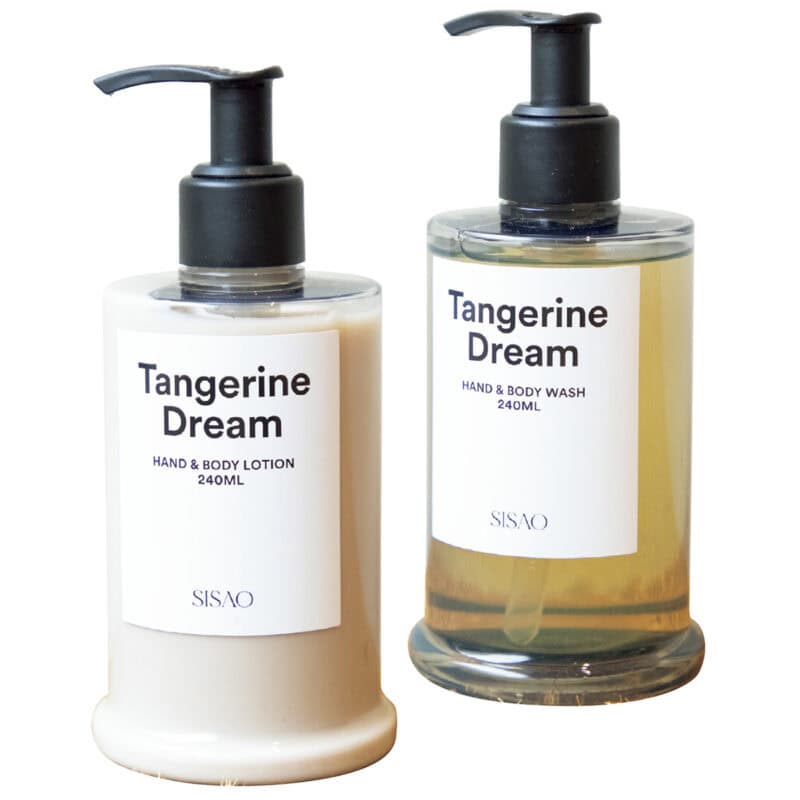 右_ハンド&ボディウォッシュ(₩39,000)。左_ハンド&ボディローション(₩42,000)。