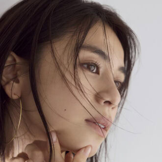 2025年下半期ベスコス 下地、フェイスパウダー、コンシーラー、ハイライト、シェーディングの1位でメイク　モデル＝佐藤晴美