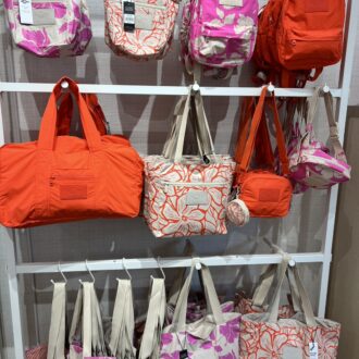 テンション高めのピンクやオレンジ