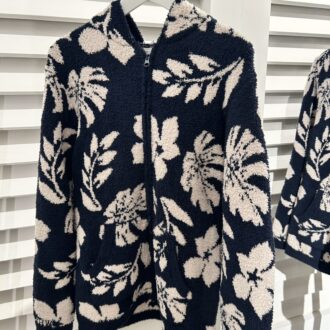 ハワイらしいハイビスカス柄