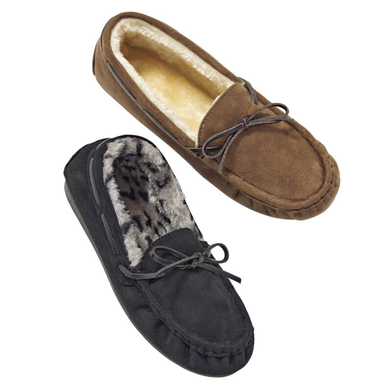 モカシン風ムートンシューズ 各￥2,790（ともに神戸レタス）