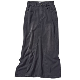 スカート￥13,000（スタジオ ドー）