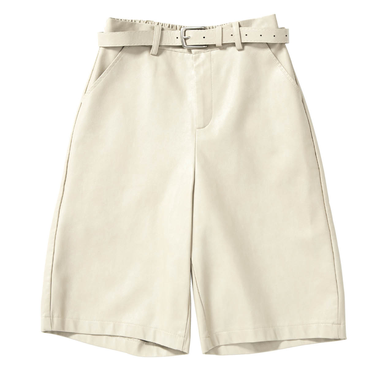 ハーフパンツ￥6,400（NOKCHA）