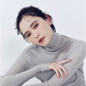 【30代の神コスパ調査】美脚デニムに旬のアクセ。ミラ・ゴールディ・コーエンで大人の全身お洒落が完成！