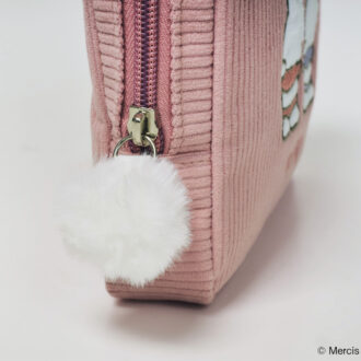 引き手部分のふわふわな白いファーが可愛い