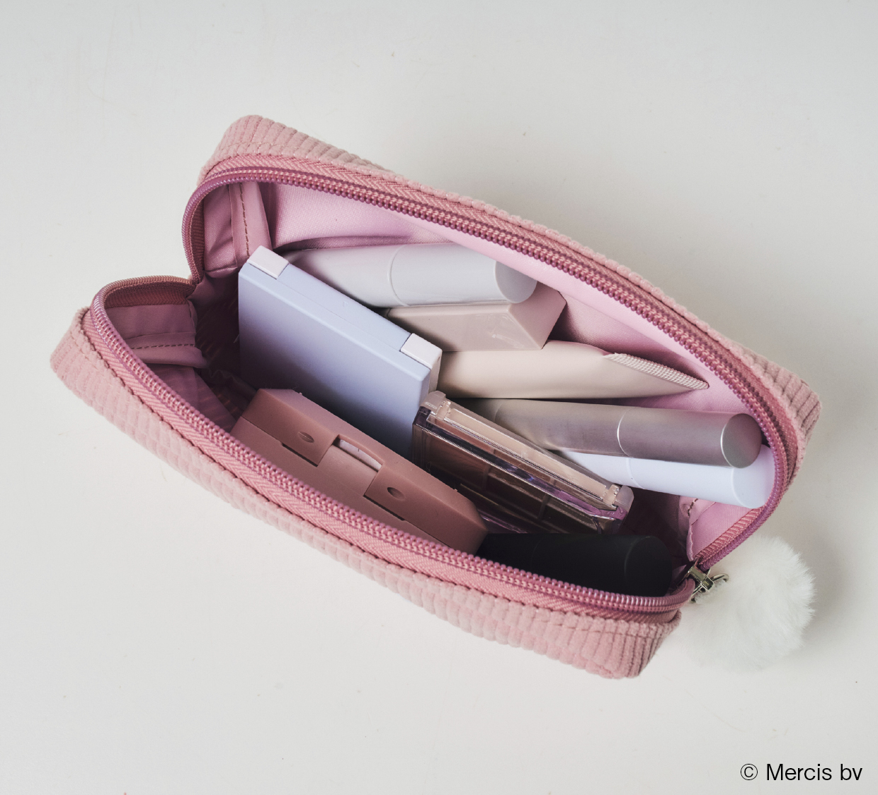 コスメを収納するとこんな感じ