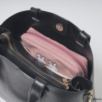 スリムなサイズでバッグにもすっぽり