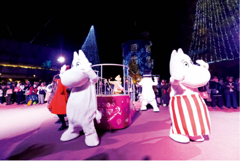 ムーミントロールたちがショーを盛り上げます