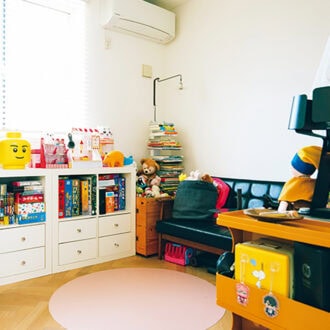 子ども達が自分で片付けができるよう使いやすい収納家具にも工夫